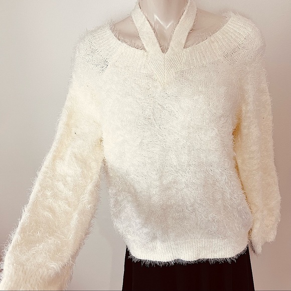 Express Sweaters - EXPRESS teddy bear SWEATER halter top sweater EYELASH V-neck CREAM silky soft M